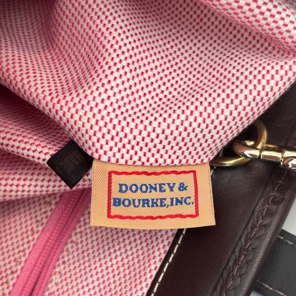 Dooney & Bourke Giraffe Print Medium Tote With Pink Fabric Interior - Picture 11 of 16